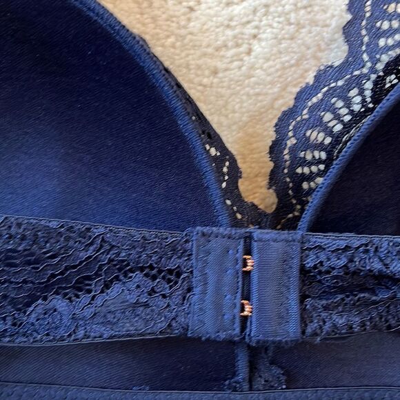 DANSKIN Intimates Bras -2 Lace Bralettes Padded. Size 36 B - Picture 4 of 7